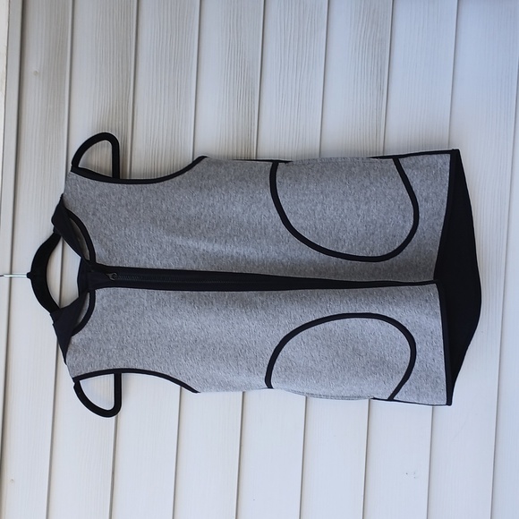 Lululemon Women's Black & Gray Insculpt Reversible Jacket with Hood and Pockets - Picture 1 of 7
